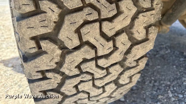 image for item DY8316 2015 Chevrolet Silverado 3500HD utility bed pickup truck