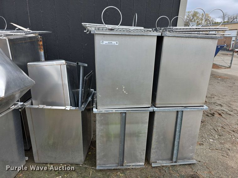 image for item DZ3496 (23) Shor-Line animal cages