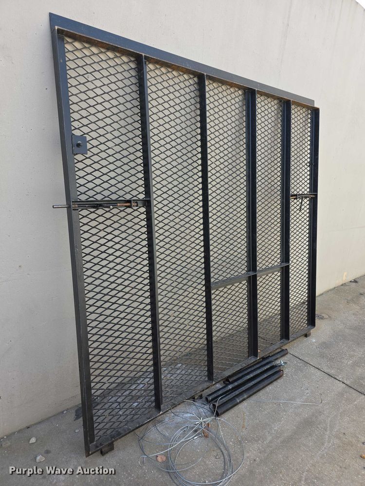 image for item DZ3551 Conex box gate