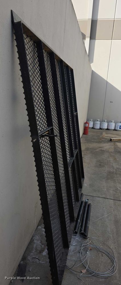 image for item DZ3551 Conex box gate