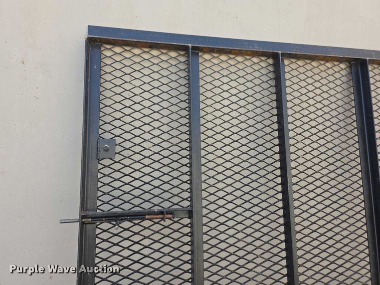 image for item DZ3551 Conex box gate