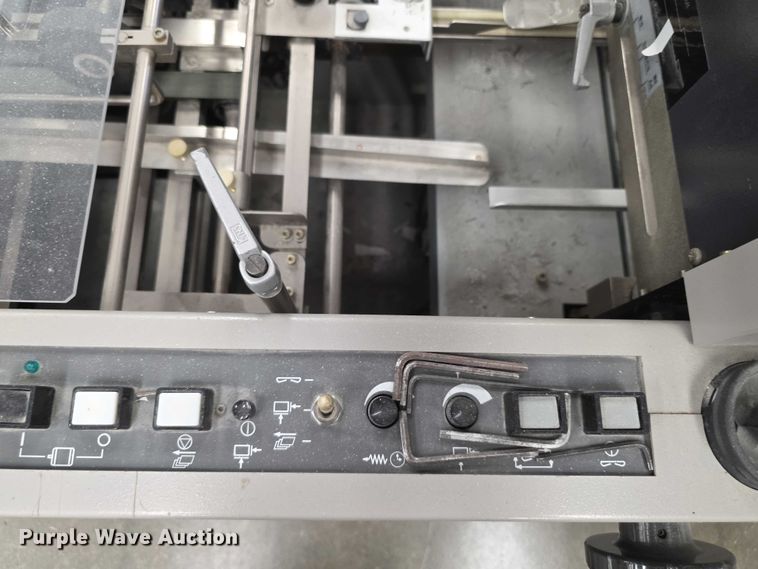 image for item DZ6423 Horizon FC11 collator/stitcher/trimmer