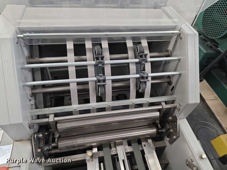 image for item DZ6423 Horizon FC11 collator/stitcher/trimmer