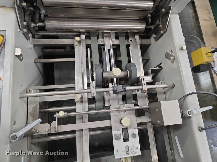 image for item DZ6423 Horizon FC11 collator/stitcher/trimmer