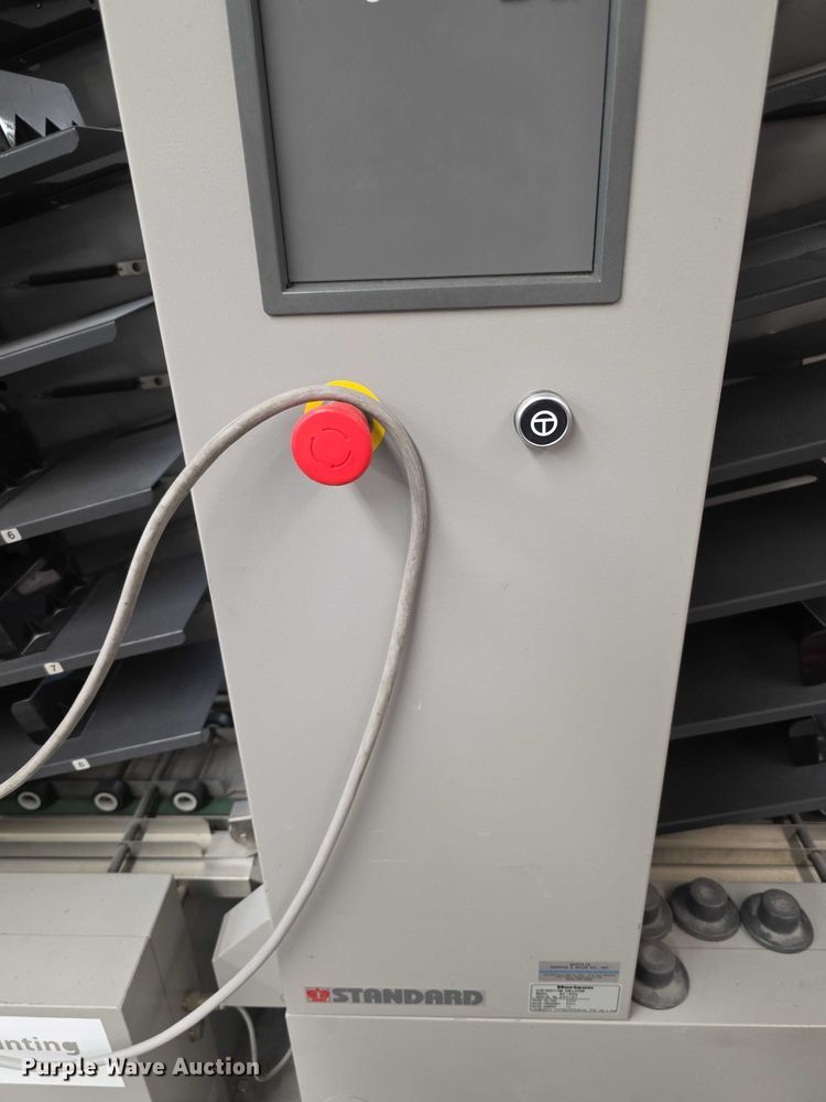 image for item DZ6423 Horizon FC11 collator/stitcher/trimmer