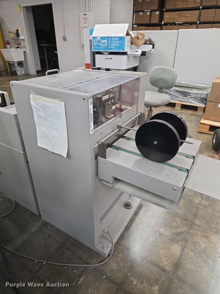image for item DZ6423 Horizon FC11 collator/stitcher/trimmer