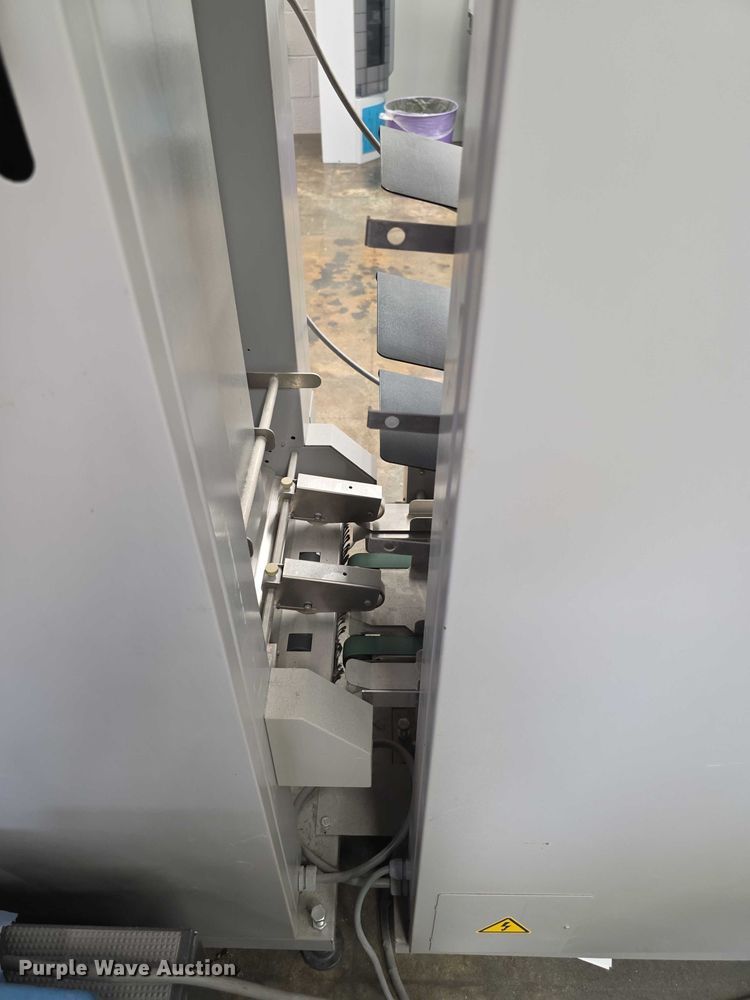 image for item DZ6423 Horizon FC11 collator/stitcher/trimmer