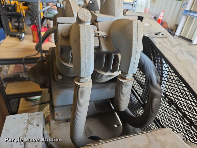 image for item DZ6455 2003 Gardner-Denver R70 air compressor