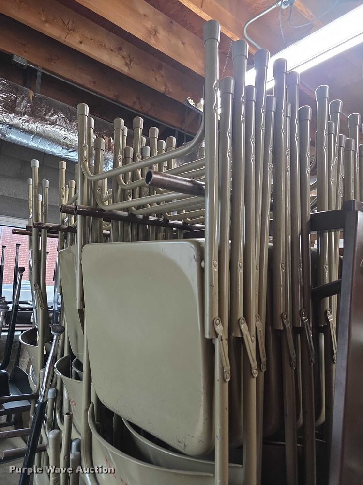 image for item DZ6479 (32) metal folding chairs