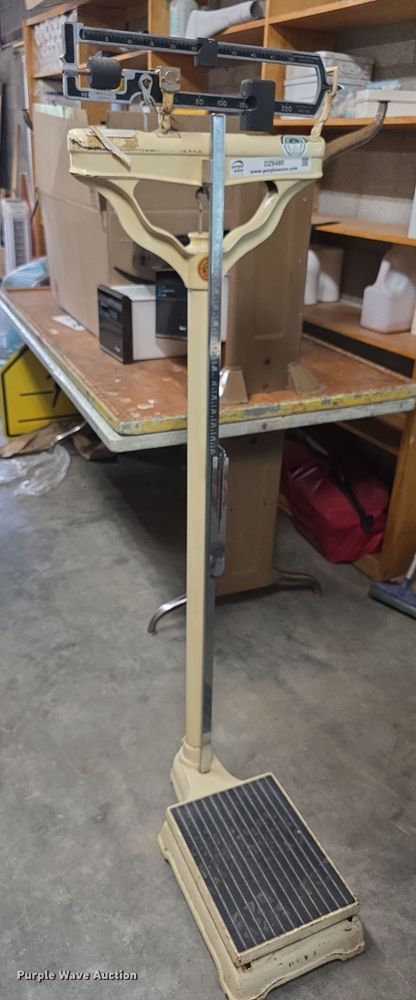 image for item DZ6480 Office supplies and equipment