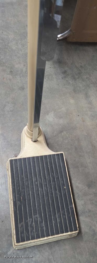 image for item DZ6480 Office supplies and equipment