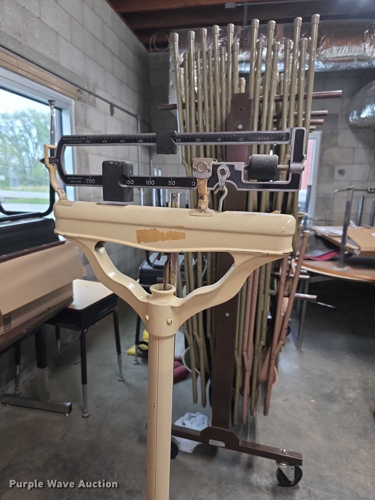 image for item DZ6480 Office supplies and equipment