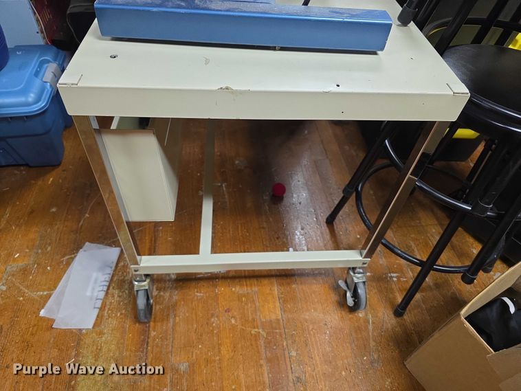 image for item DZ6480 Office supplies and equipment