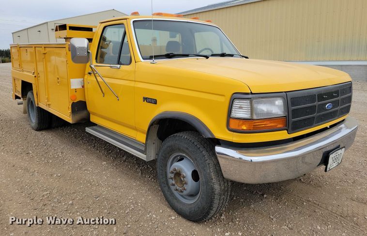 image for item DZ6710 1992 Ford F450 Super Duty utility / service truck