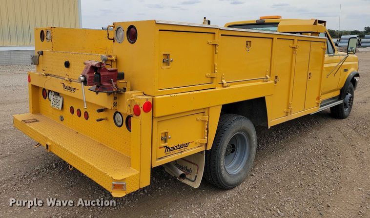 image for item DZ6710 1992 Ford F450 Super Duty utility / service truck