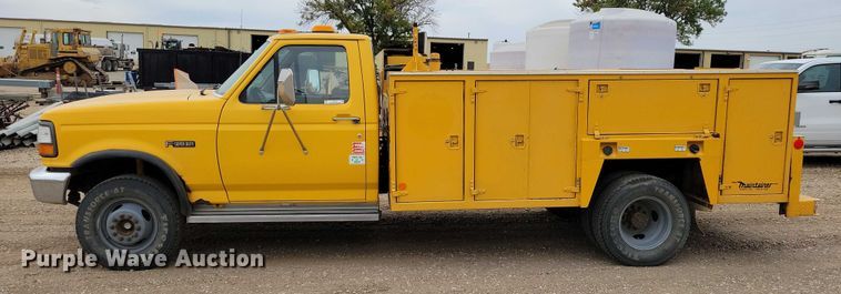 image for item DZ6710 1992 Ford F450 Super Duty utility / service truck