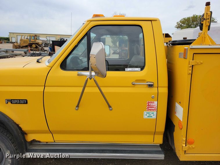 image for item DZ6710 1992 Ford F450 Super Duty utility / service truck