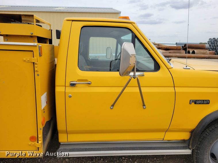 image for item DZ6710 1992 Ford F450 Super Duty utility / service truck