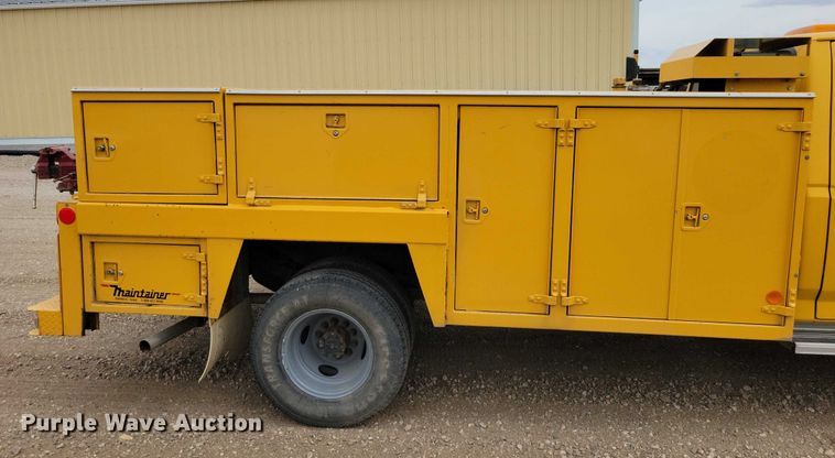 image for item DZ6710 1992 Ford F450 Super Duty utility / service truck