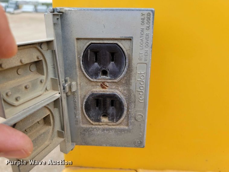 image for item DZ6710 1992 Ford F450 Super Duty utility / service truck