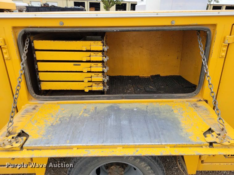 image for item DZ6710 1992 Ford F450 Super Duty utility / service truck