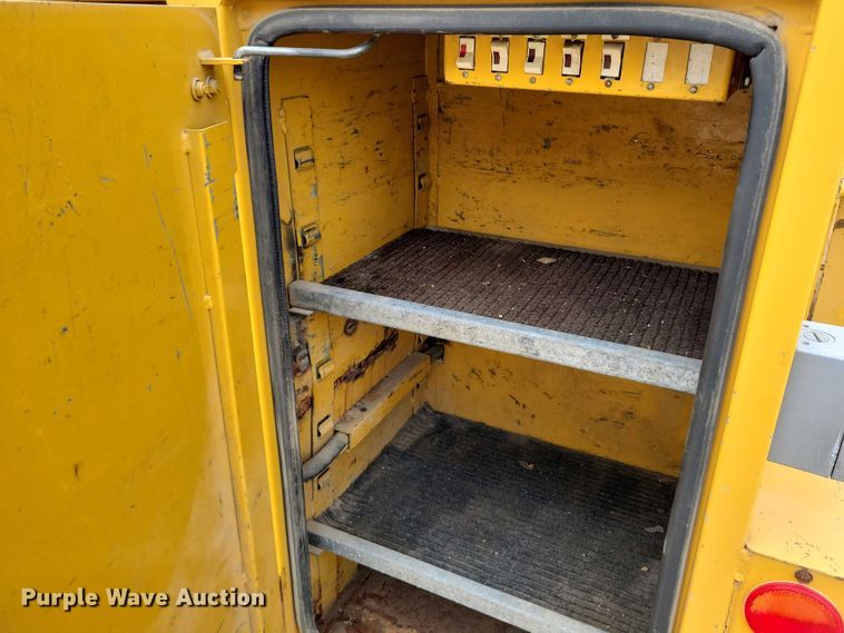 image for item DZ6710 1992 Ford F450 Super Duty utility / service truck