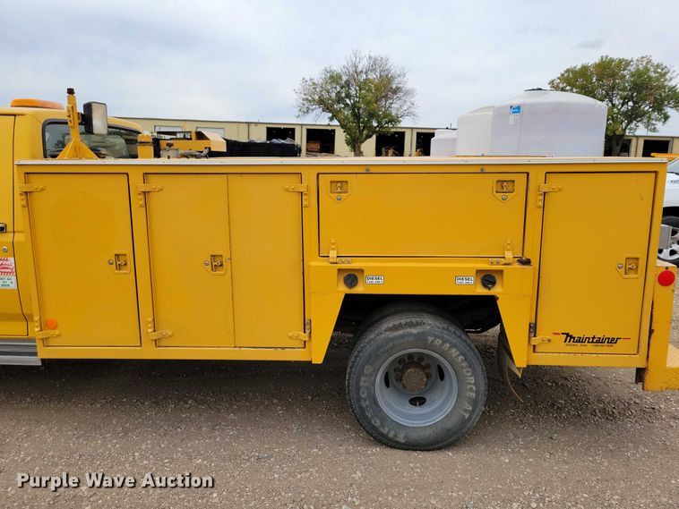 image for item DZ6710 1992 Ford F450 Super Duty utility / service truck