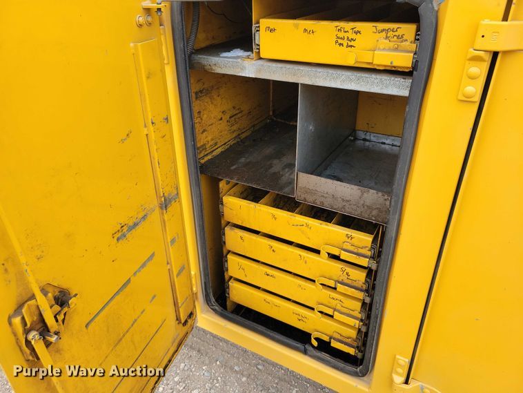 image for item DZ6710 1992 Ford F450 Super Duty utility / service truck