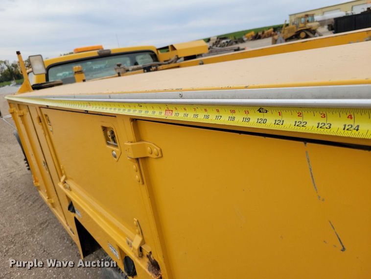 image for item DZ6710 1992 Ford F450 Super Duty utility / service truck