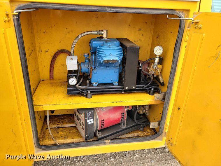 image for item DZ6710 1992 Ford F450 Super Duty utility / service truck