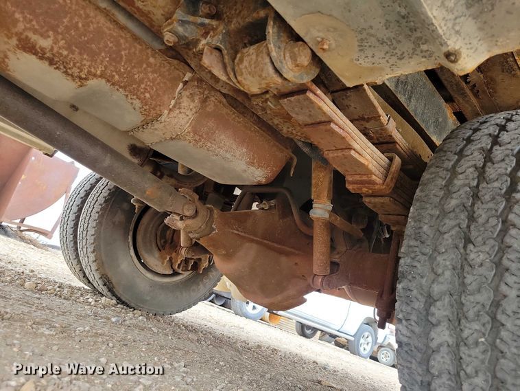 image for item DZ6710 1992 Ford F450 Super Duty utility / service truck