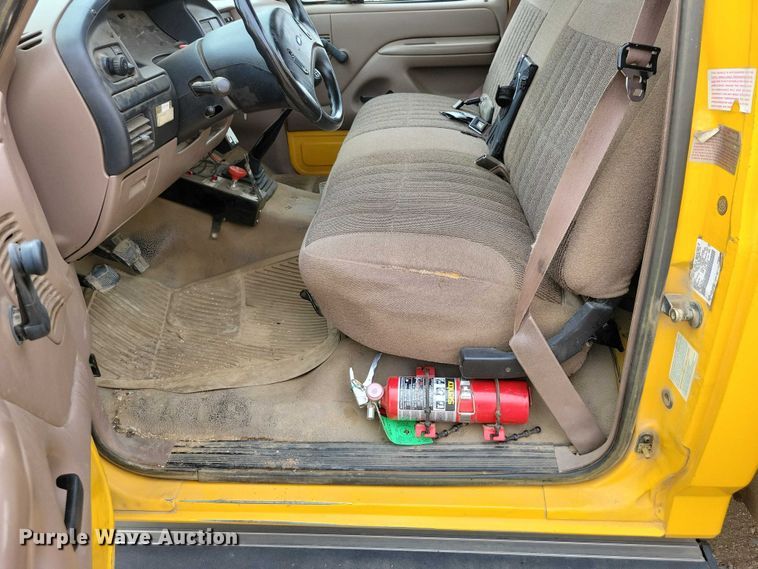 image for item DZ6710 1992 Ford F450 Super Duty utility / service truck