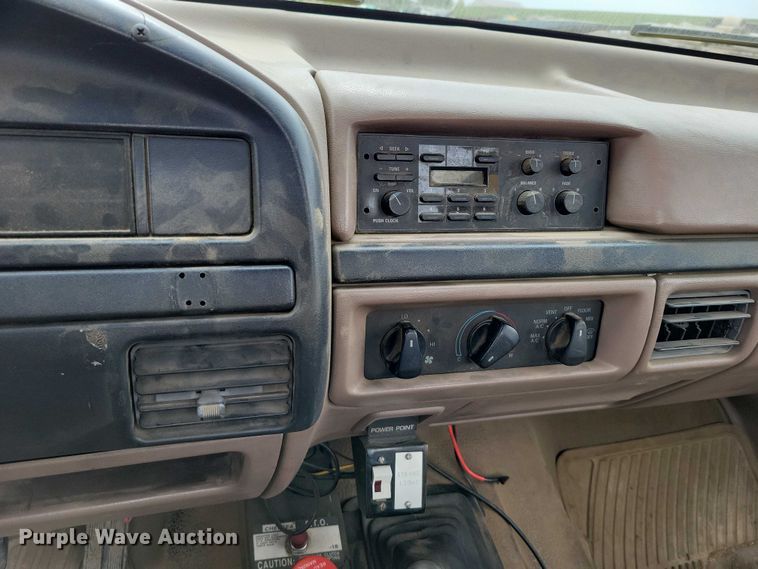 image for item DZ6710 1992 Ford F450 Super Duty utility / service truck