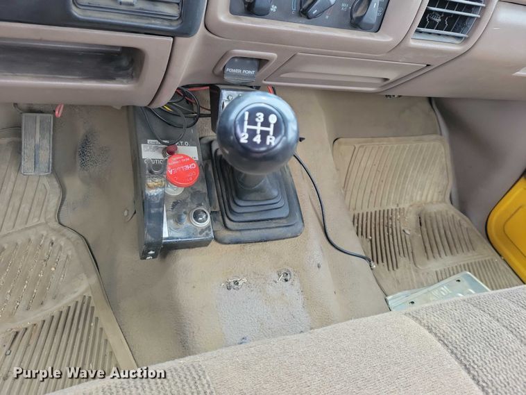 image for item DZ6710 1992 Ford F450 Super Duty utility / service truck