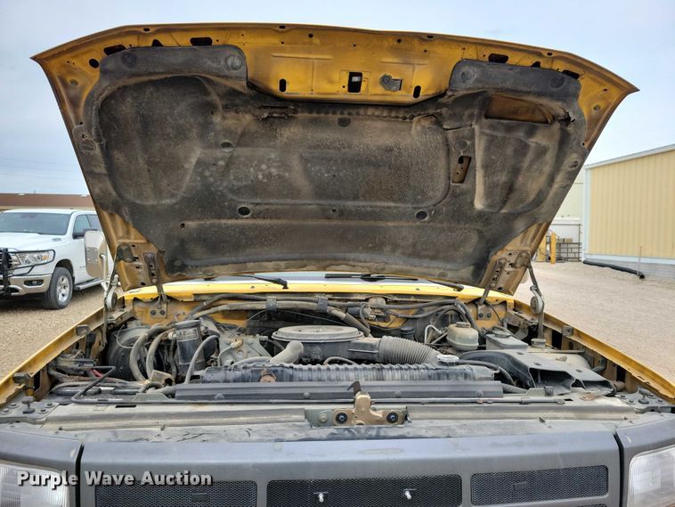 image for item DZ6710 1992 Ford F450 Super Duty utility / service truck