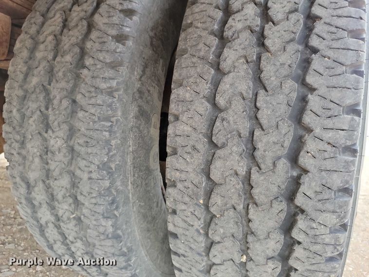 image for item DZ6710 1992 Ford F450 Super Duty utility / service truck