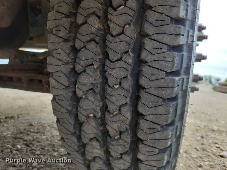 image for item DZ6710 1992 Ford F450 Super Duty utility / service truck