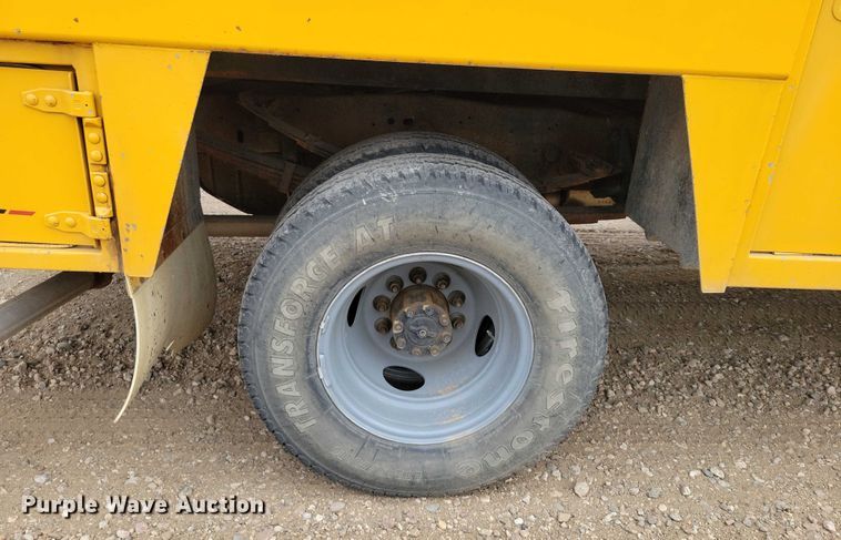 image for item DZ6710 1992 Ford F450 Super Duty utility / service truck