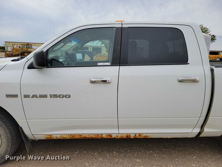 image for item DZ6712 2011 RAM 1500 Crew Cab pickup truck