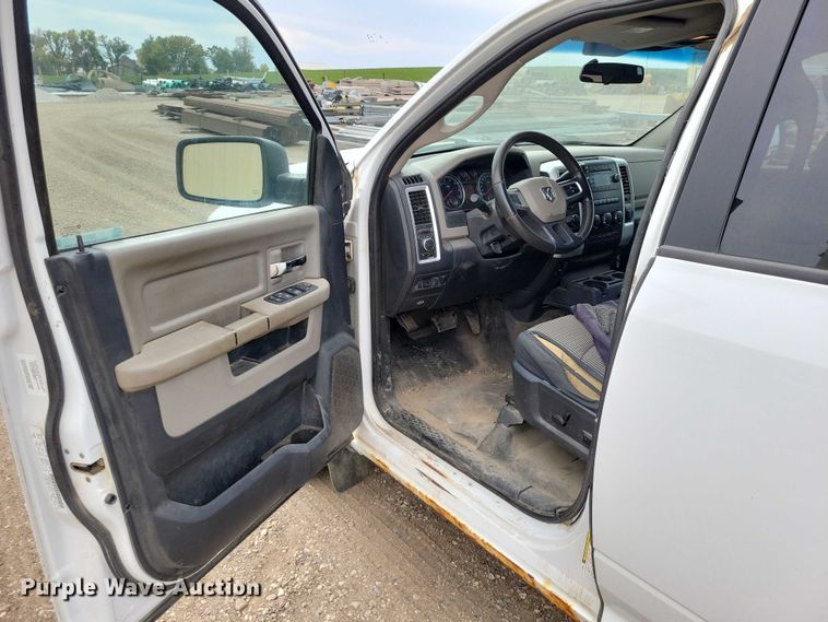 image for item DZ6712 2011 RAM 1500 Crew Cab pickup truck