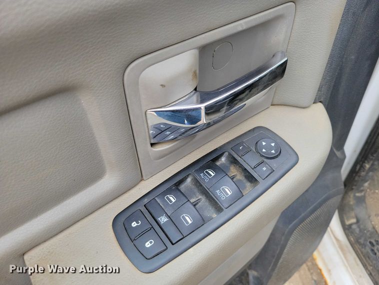 image for item DZ6712 2011 RAM 1500 Crew Cab pickup truck