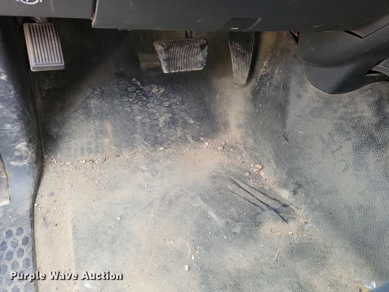 image for item DZ6712 2011 RAM 1500 Crew Cab pickup truck