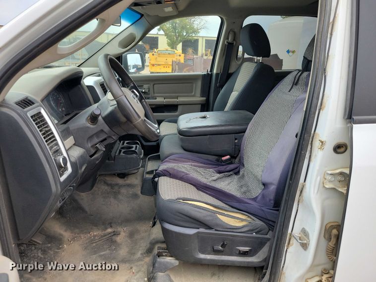 image for item DZ6712 2011 RAM 1500 Crew Cab pickup truck