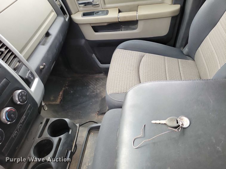 image for item DZ6712 2011 RAM 1500 Crew Cab pickup truck