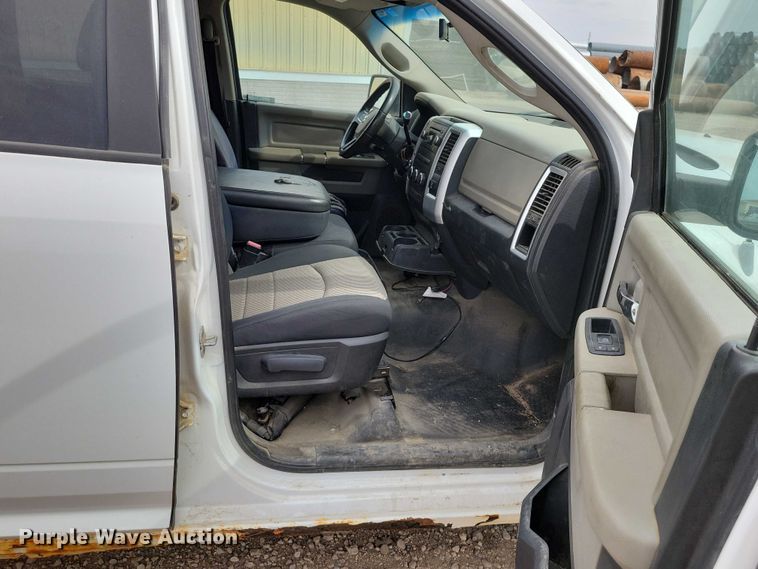 image for item DZ6712 2011 RAM 1500 Crew Cab pickup truck
