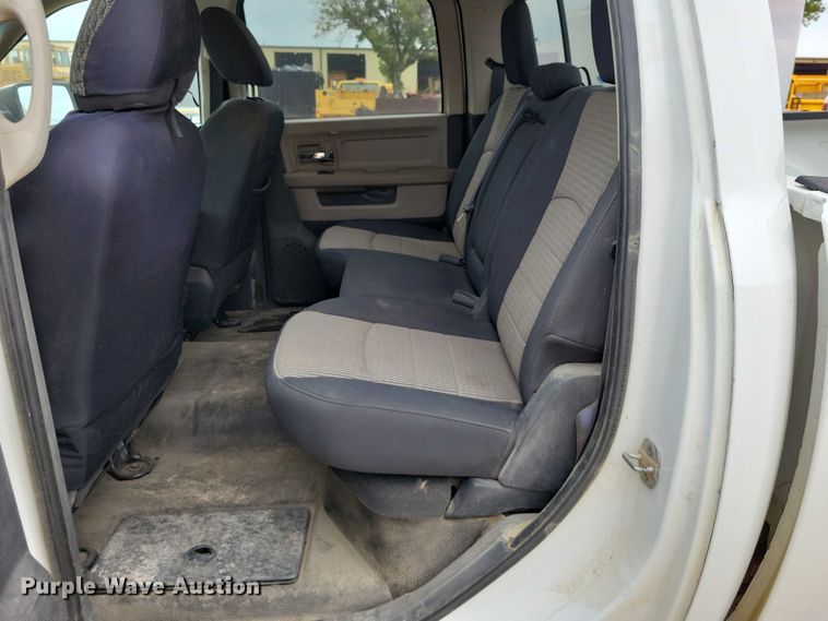 image for item DZ6712 2011 RAM 1500 Crew Cab pickup truck