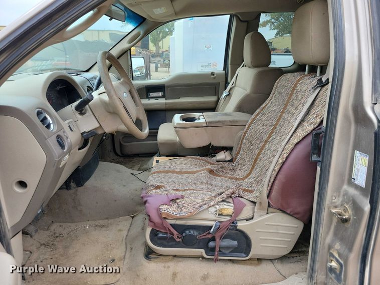 image for item DZ6716 2006 Ford F150 SuperCab pickup truck