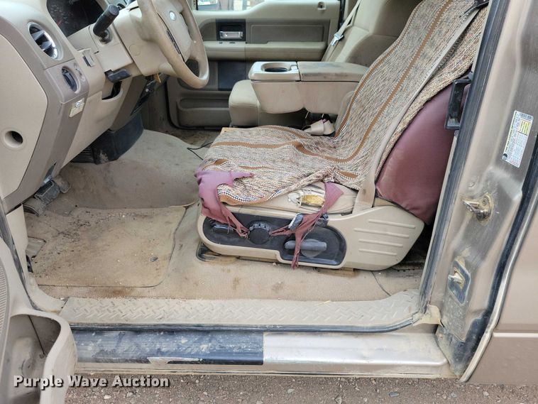 image for item DZ6716 2006 Ford F150 SuperCab pickup truck