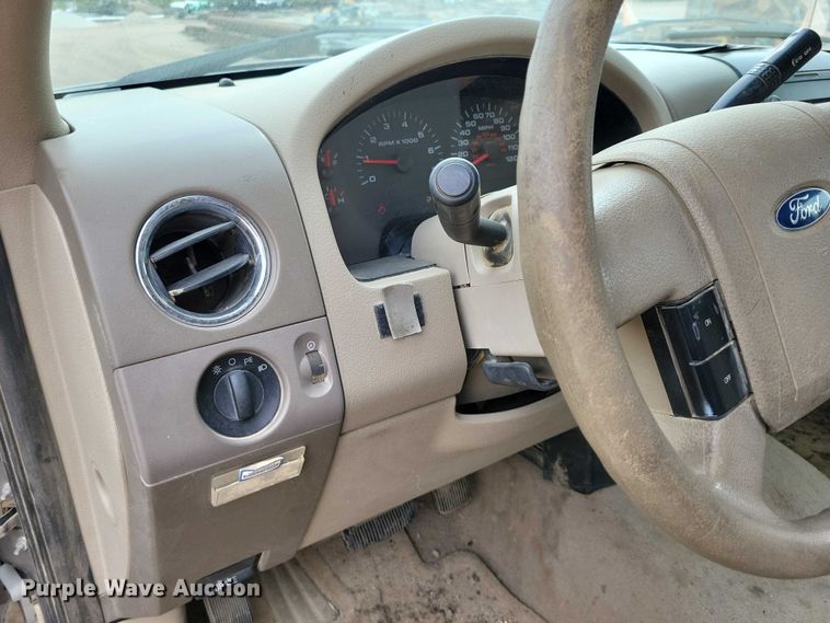 image for item DZ6716 2006 Ford F150 SuperCab pickup truck