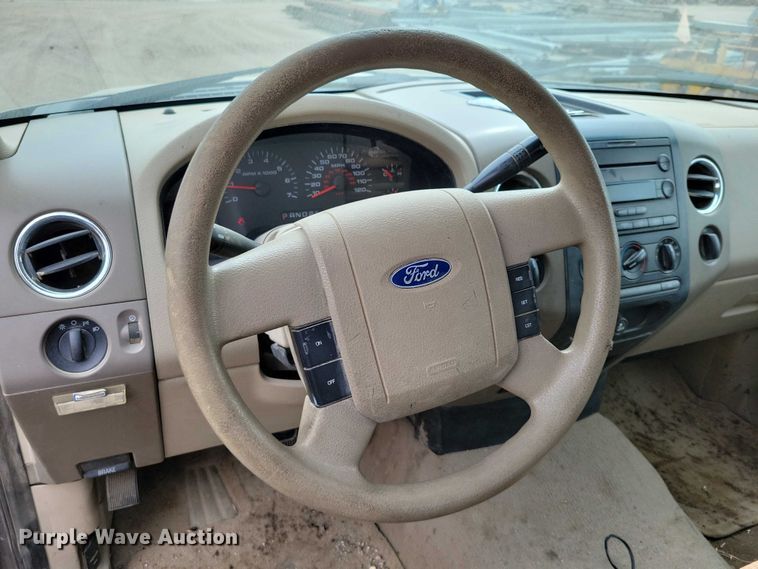 image for item DZ6716 2006 Ford F150 SuperCab pickup truck